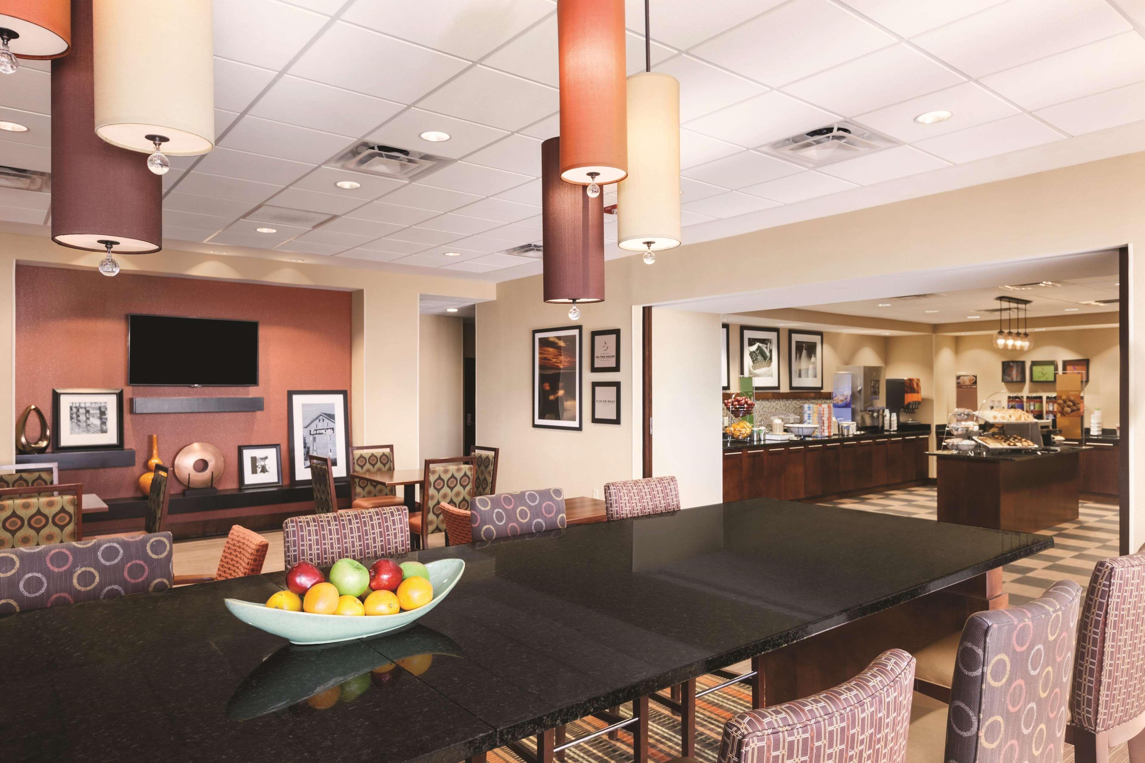 Hampton Inn Frederick Exterior foto